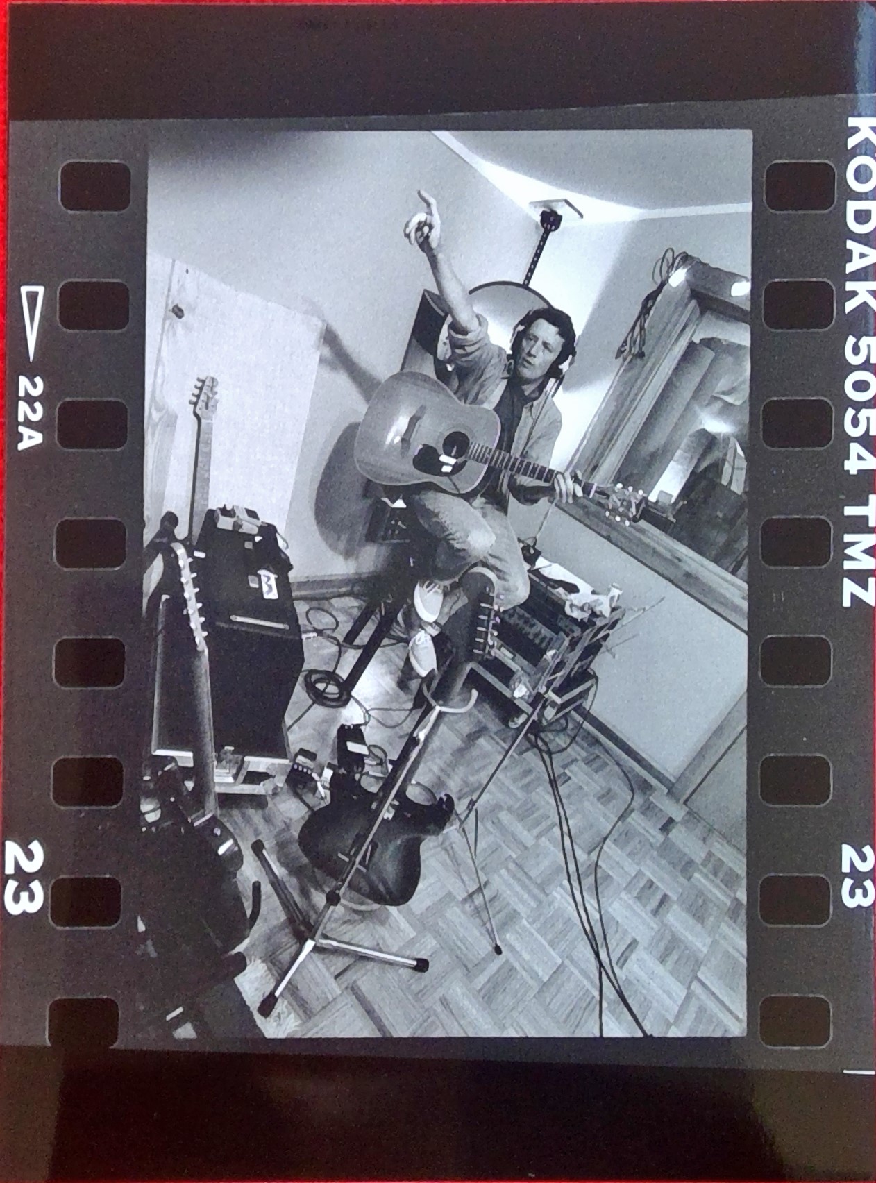 STEUART-SMITH-MOONDOG-STUDIOS-NASHVILLE-WIN_20230903_18_11_34_Scan