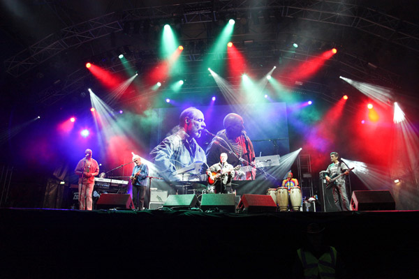 WITH-LITTLE-FEAT-AT-CROPREDY-2010-PHOTO-KIRSTIE-HANDLEY-600